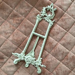 Shabby Chic Book Stand